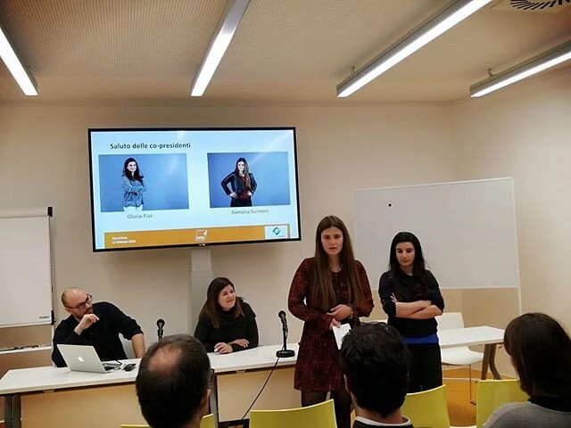 GG MENDRISIO: CAMBIO SQUADRA 🤝🧡💜 La sezione GG di Mendrisio ha da martedì sera due nuove guide al timone! ⛵️Complimenti per l'elezione alle due Co-Presidenti: Gloria Fior e Ramona Sulmoni. 💁‍♀️🙋‍♀️
Al già presidente Andrea Croci va un grande GRAZIE per l’impegno e il lavoro svolto in questi 5️⃣ anni. In bocca al lupo 🐺 Gloria e Ramona e grazie per contribuire con Vanessa Croci, Vanessa Valtulini, Stefano Allevi e Elia Cattaneo a far crescere ancor di più il nostro movimento giovanile. 💪💪💪 #GG #GGMendrisio #nuovocomitato #copresidenza #avantitutta