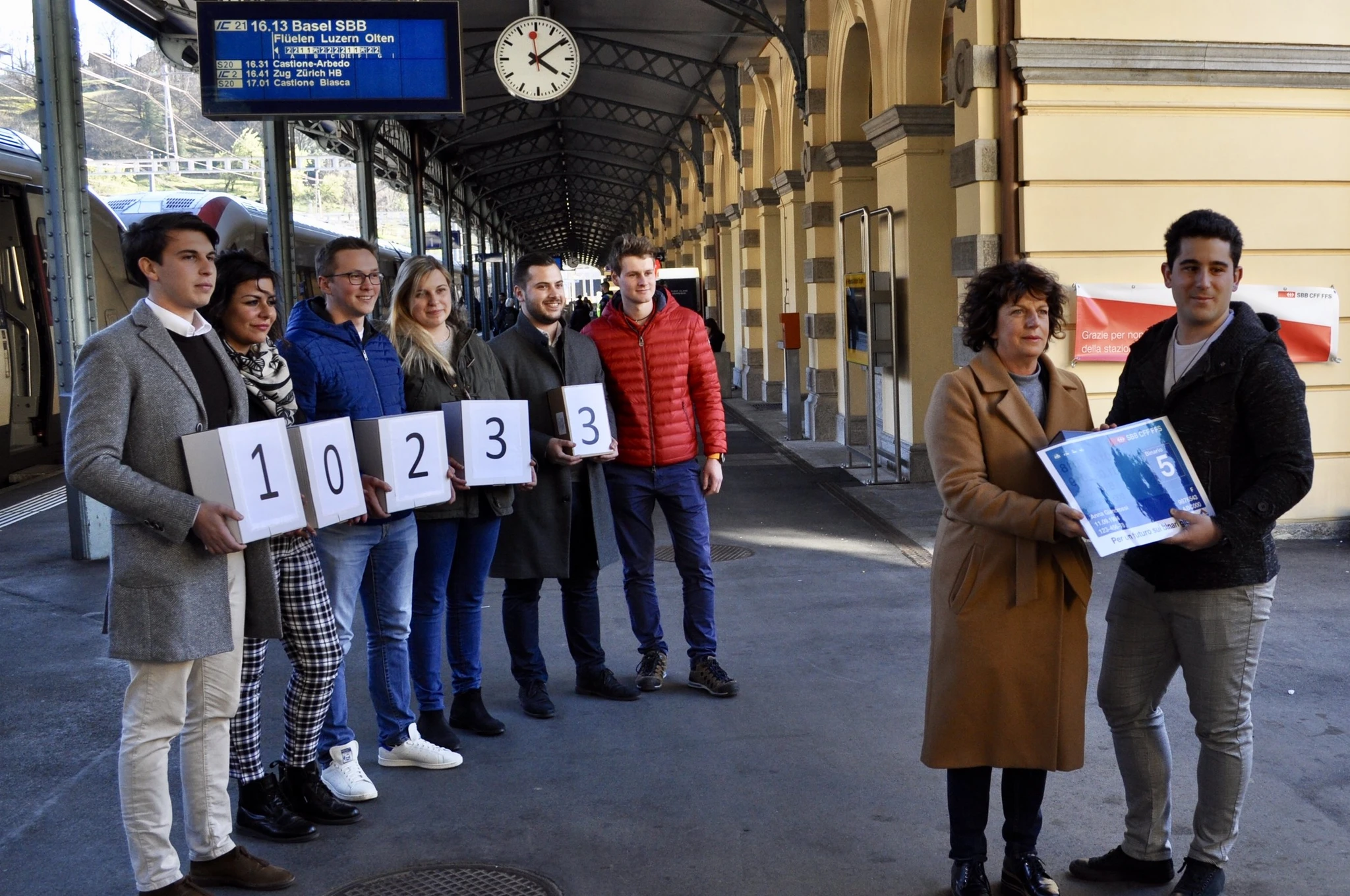Petizione "Binario 5": consegna delle firme